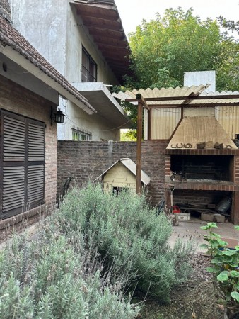  VENTA CASA 4 AMBIENTES 