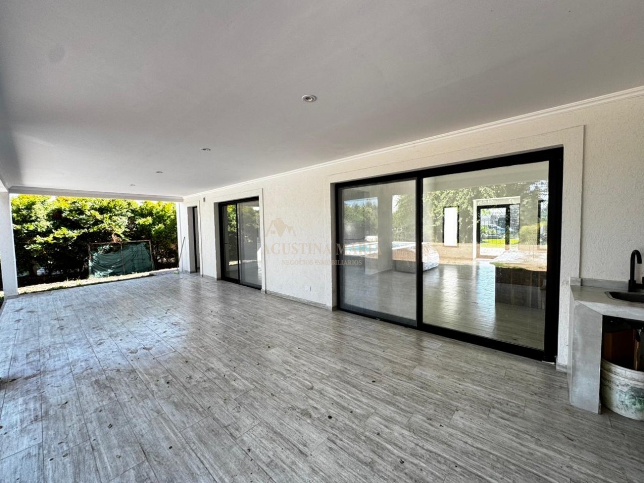 VENTA CASA 4 AMBIENTES SAN MATIAS A ESTRENAR