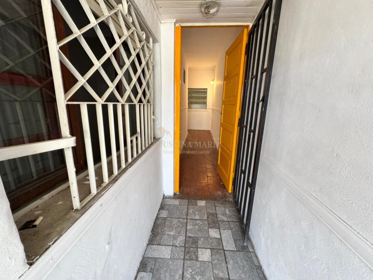 VENTA CASA CON LOCAL JOSE C PAZ