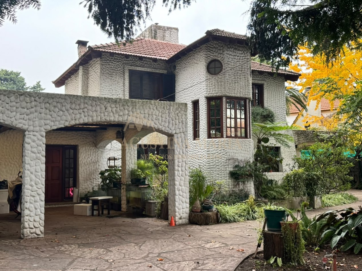 VENTA CASA 4 AMBIENTES ESTILO MEDITERRANEO EL CORTIJO