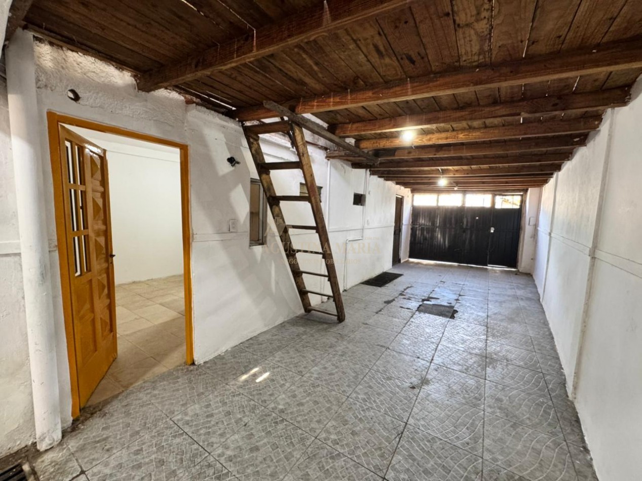 VENTA CASA CON LOCAL JOSE C PAZ