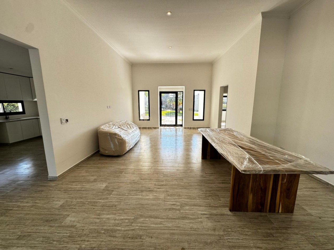 VENTA CASA 4 AMBIENTES SAN MATIAS A ESTRENAR