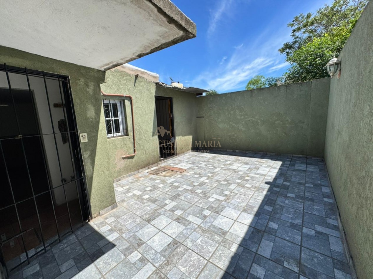 VENTA CASA CON LOCAL JOSE C PAZ