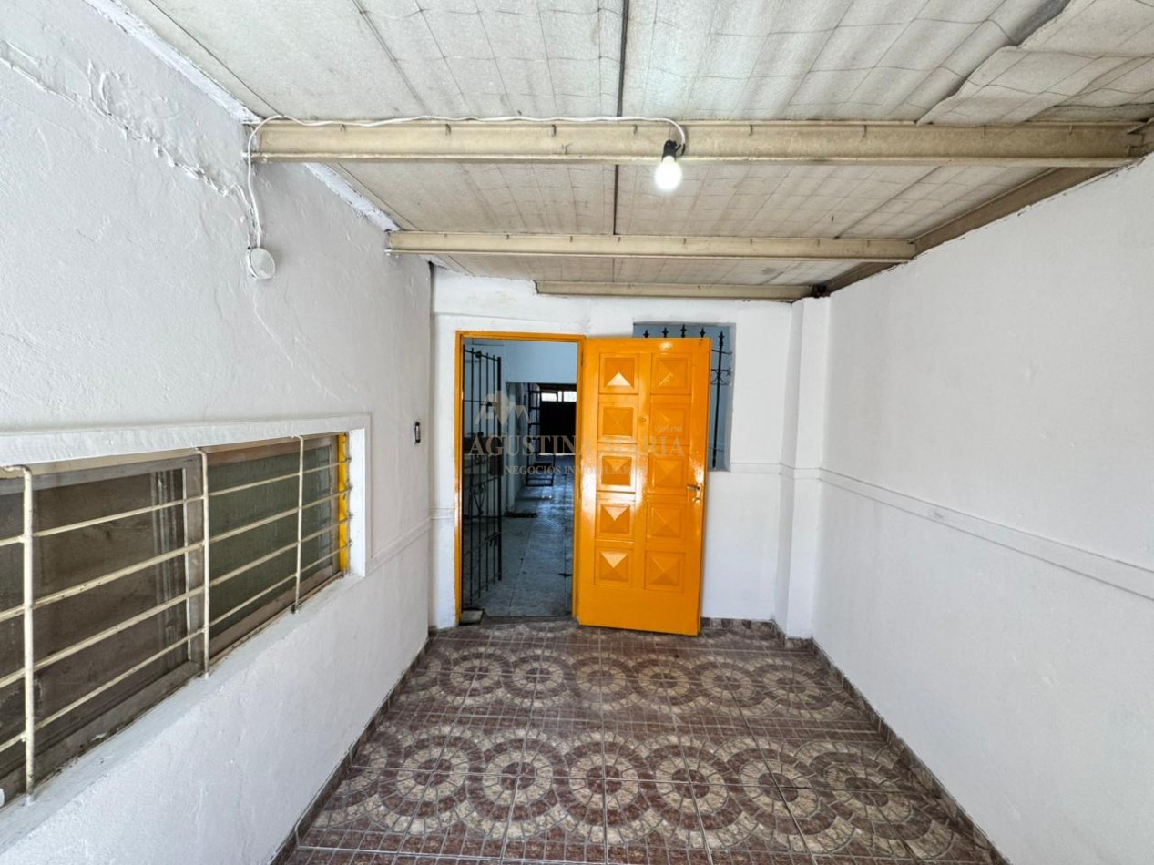 VENTA CASA CON LOCAL JOSE C PAZ