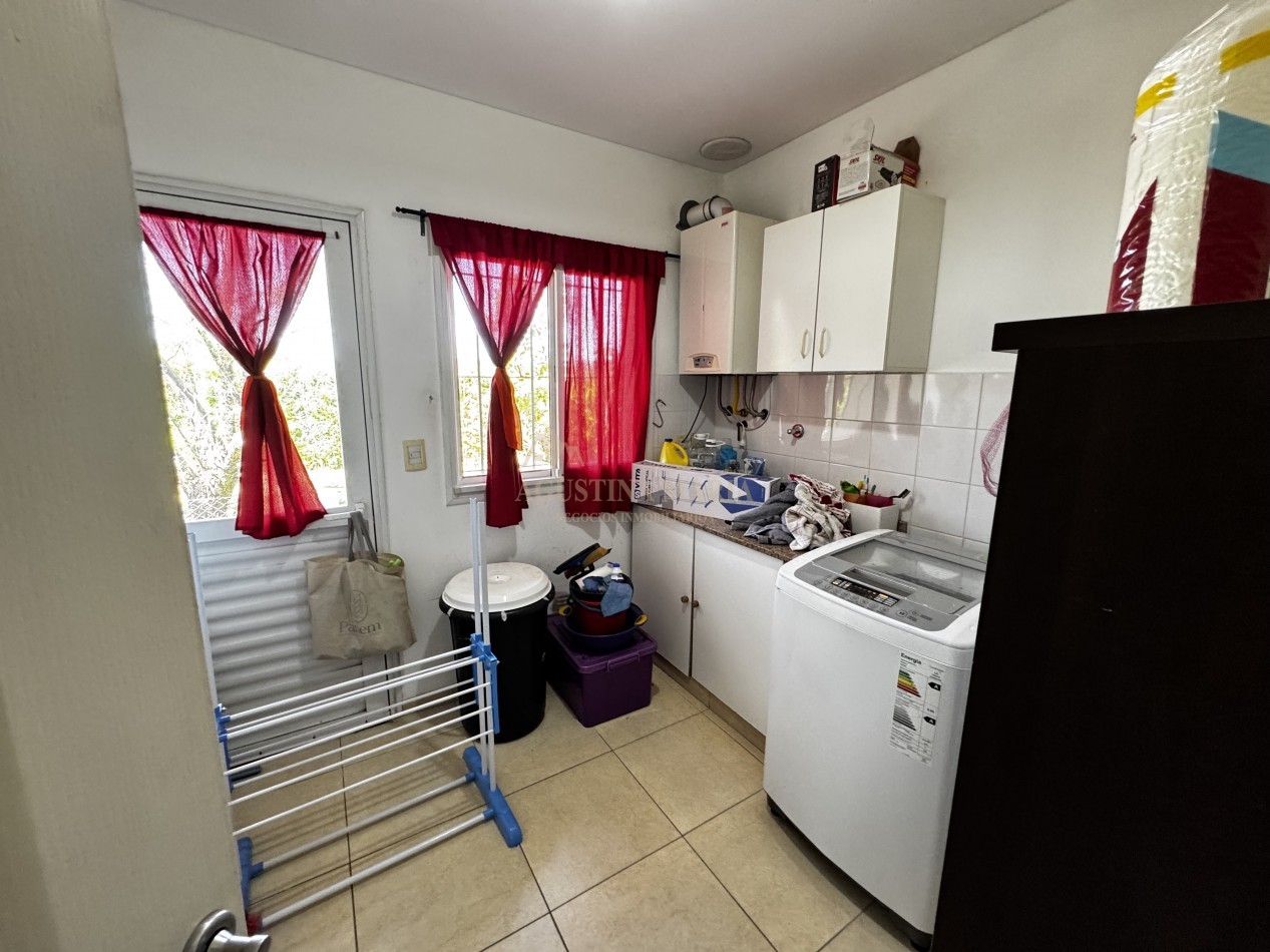 VENTA CASA 4 AMBIENTES ALTOS DE MANZANARES