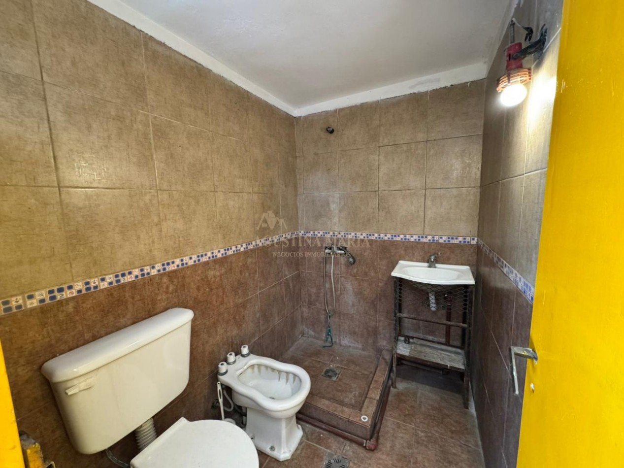 VENTA CASA CON LOCAL JOSE C PAZ