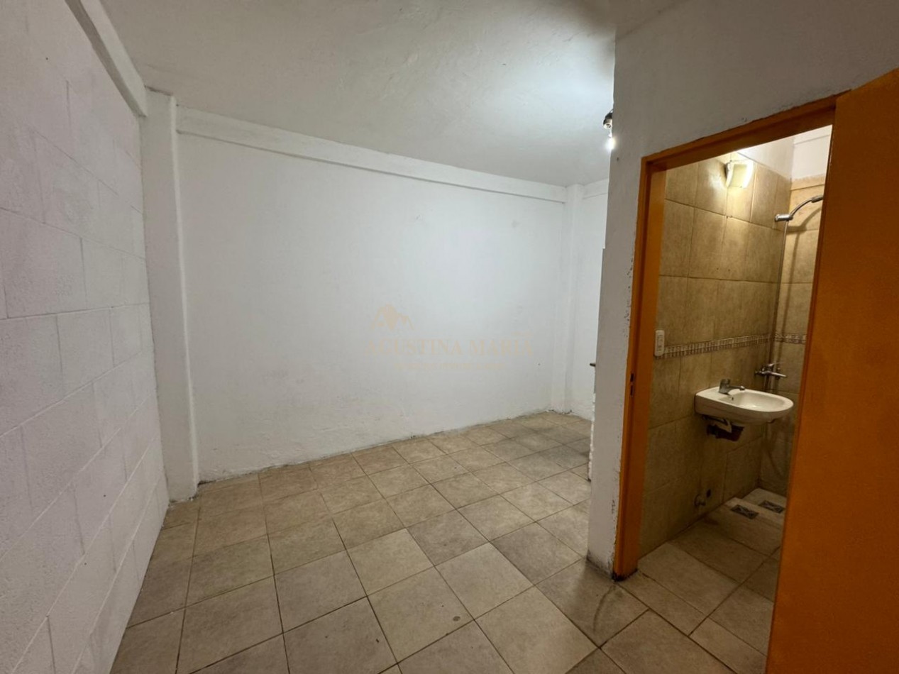 VENTA CASA CON LOCAL JOSE C PAZ