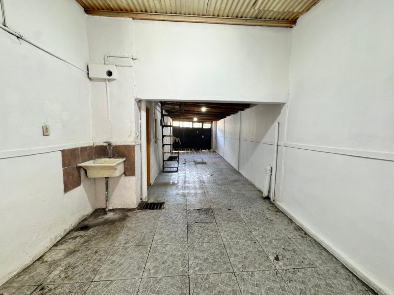 VENTA CASA CON LOCAL JOSE C PAZ