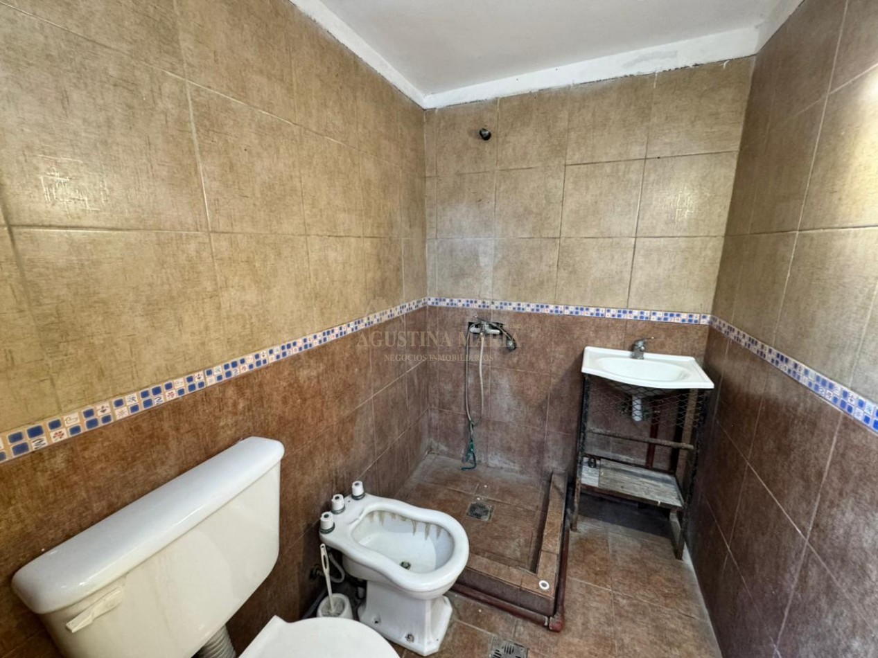 VENTA CASA CON LOCAL JOSE C PAZ