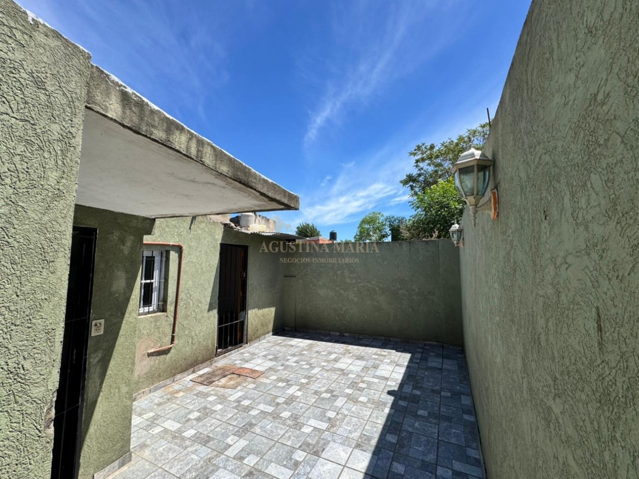 VENTA CASA CON LOCAL JOSE C PAZ