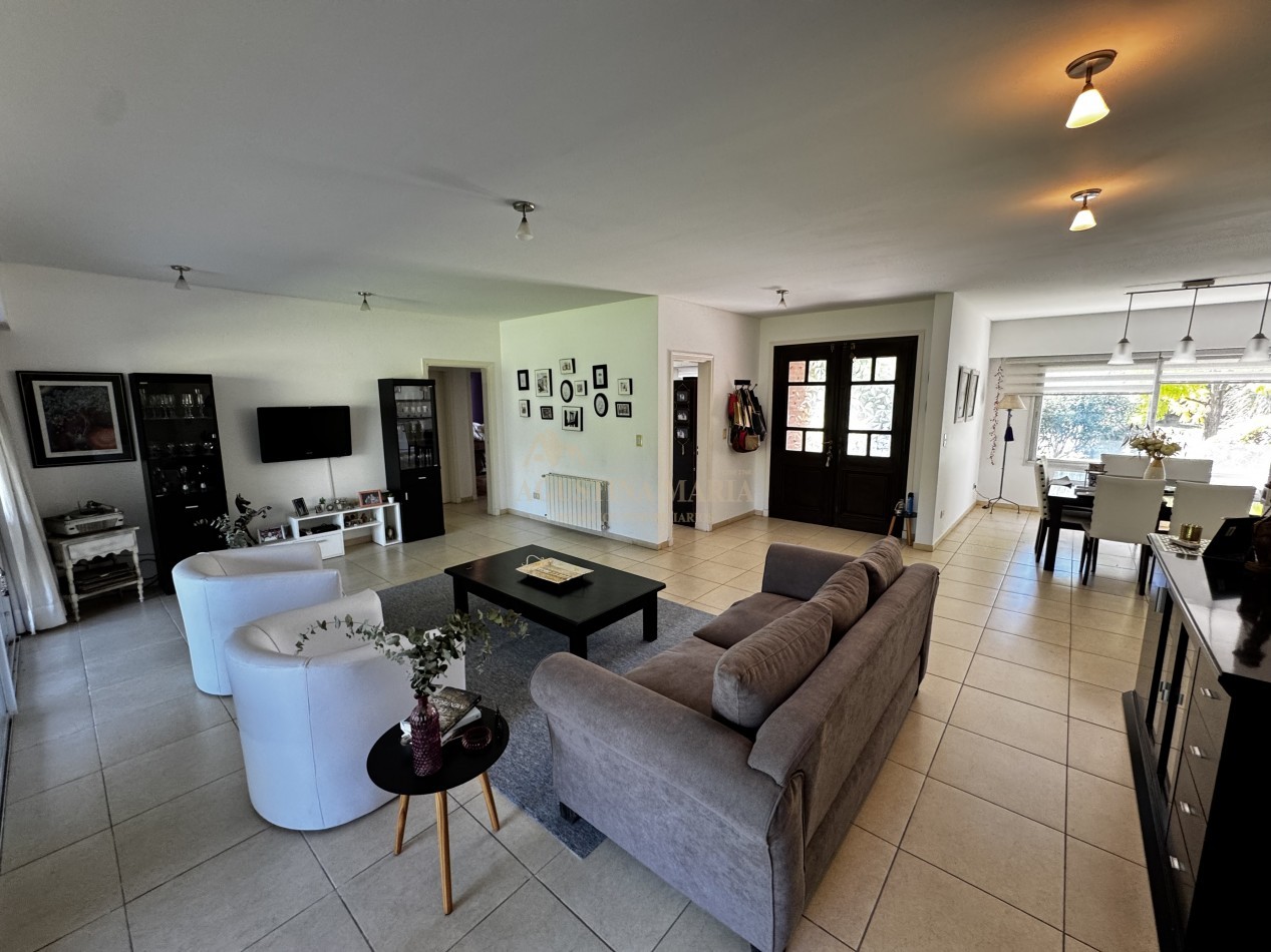VENTA CASA 4 AMBIENTES ALTOS DE MANZANARES