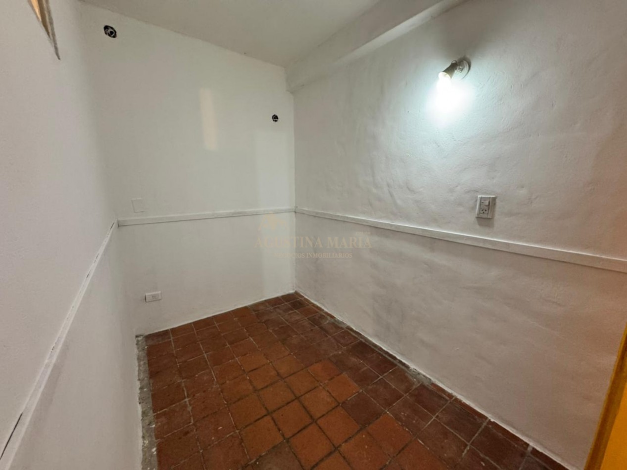 VENTA CASA CON LOCAL JOSE C PAZ