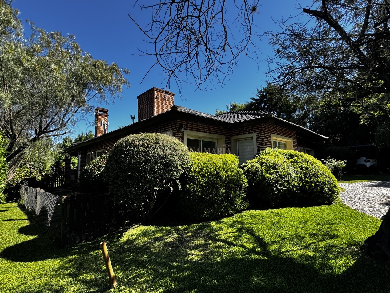 VENTA CASA 4 AMBIENTES ALTOS DE MANZANARES